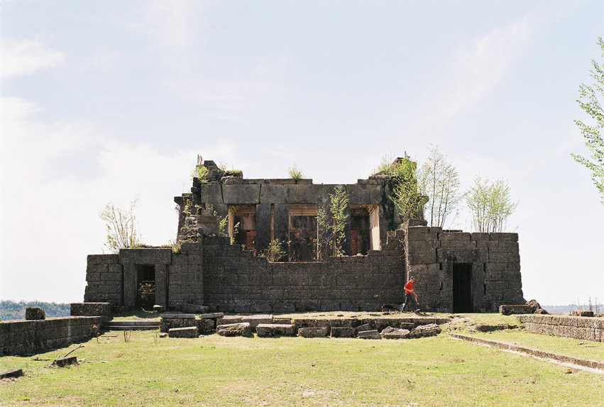 Building from the WW1